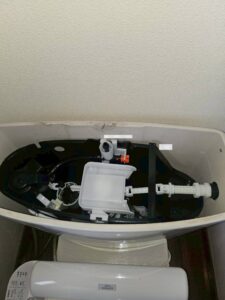 トイレタンク内部